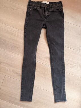 Abercrombie and Fitch super skinny black women’s jeans size 00 (24R)